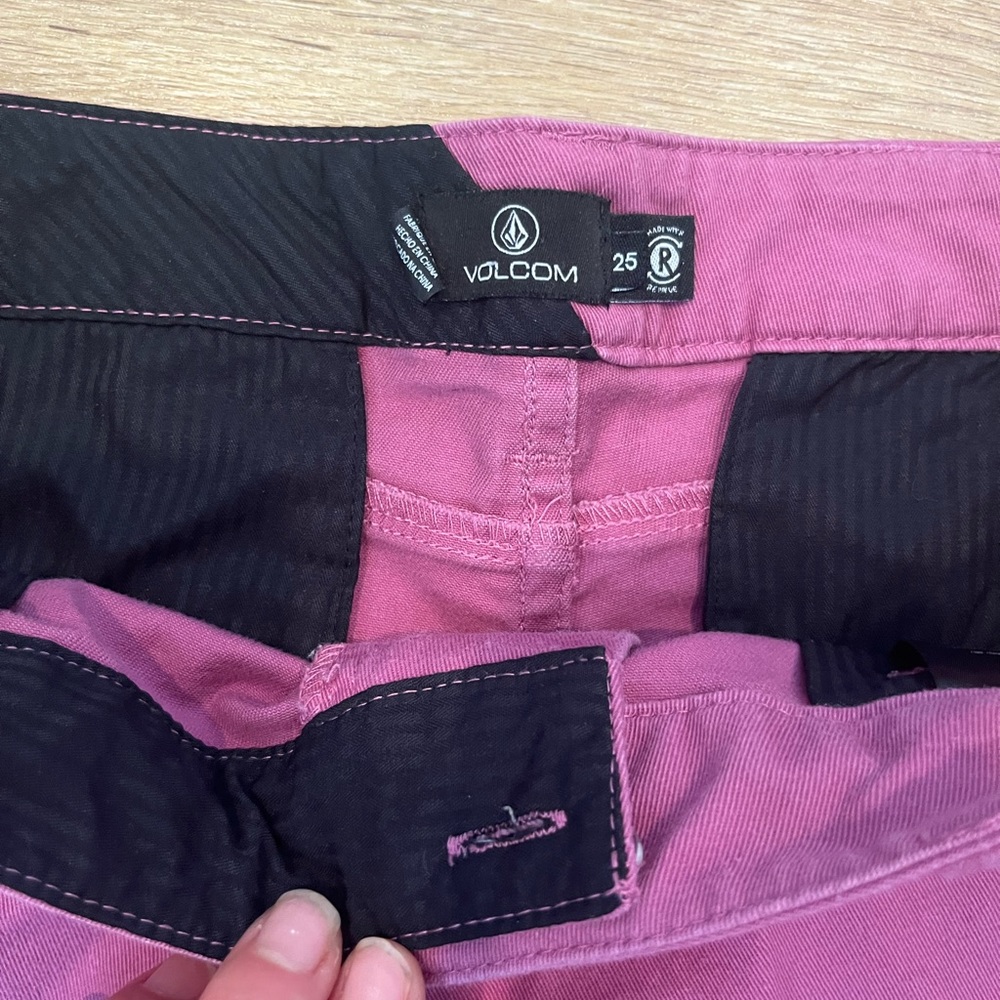 Volcom shorts - Picture 3 of 5